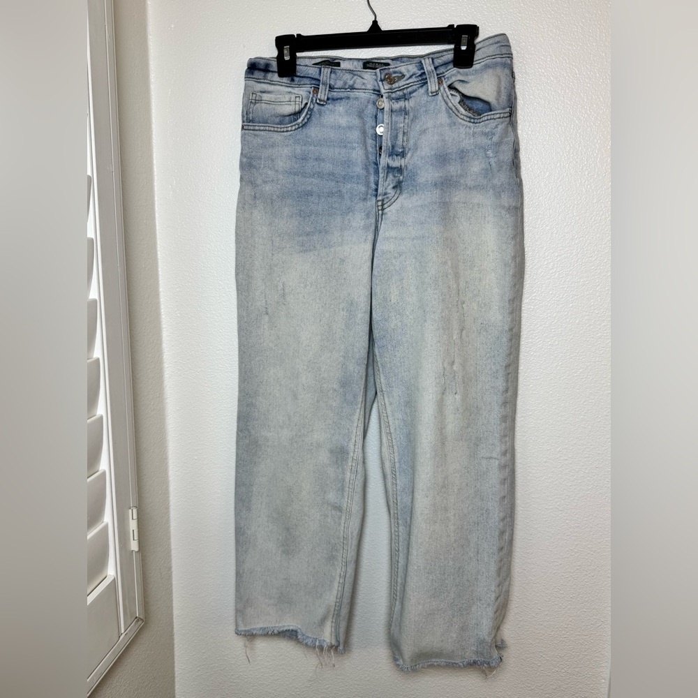 Wild Fable Super High-Rise Straight Lightwash Jeans